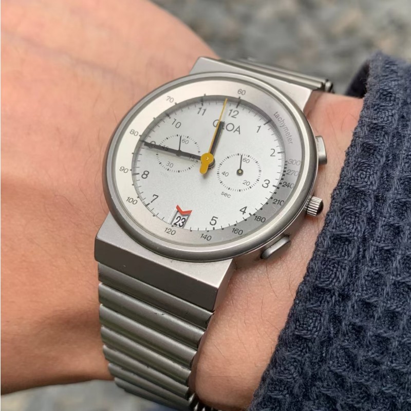 Luxury Watch Trends 2025 - CILOA gümüş yuvarlak saat erkek hafif
