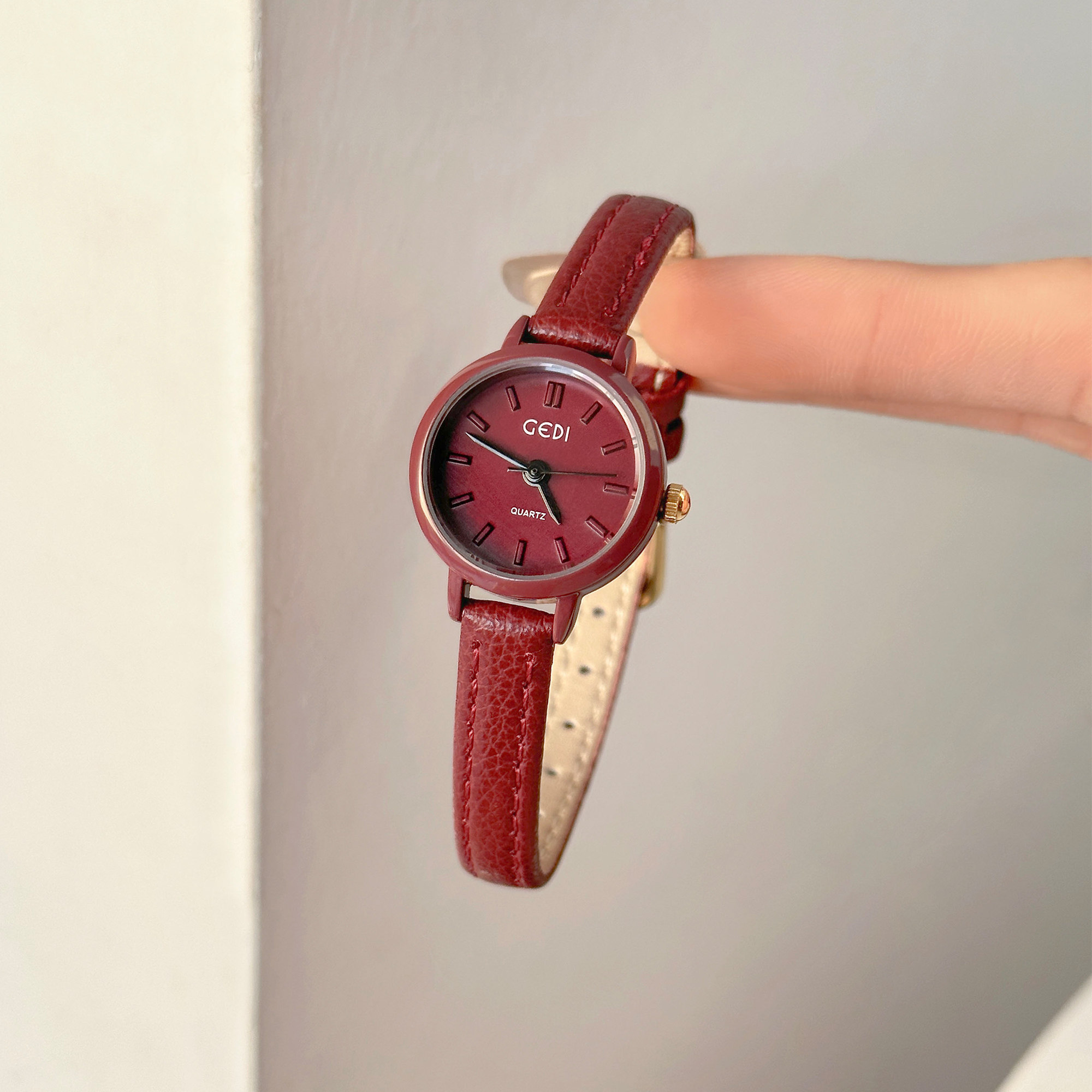 2026 Yeni Gelen Kırmızı Seri S - Luxury Watch Levels incelemesi ve fiyatı