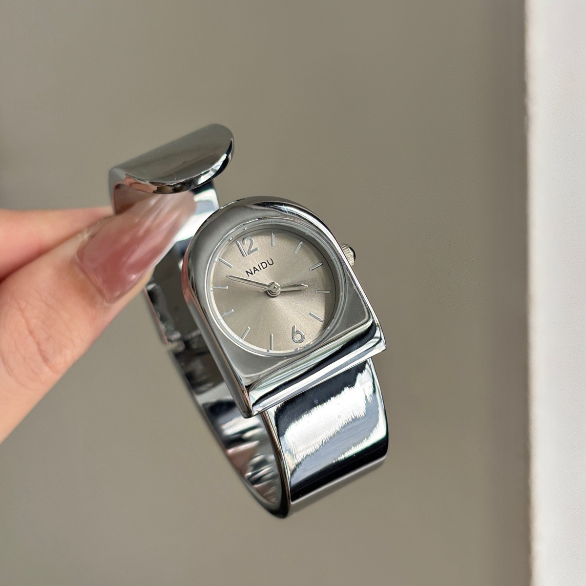 2026 Yeni Altın Bilezikli Saat - Luxury Watch Levels incelemesi ve fiyatı